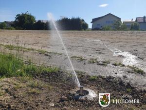 Protiprašna zaščita na kasaški stezi na hipodromu Ljutomer 1